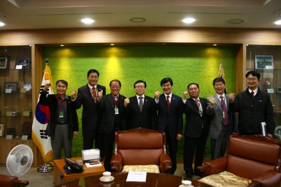 한돈협회 제18대 회장단 농축산부 방문-이동필 장관면담