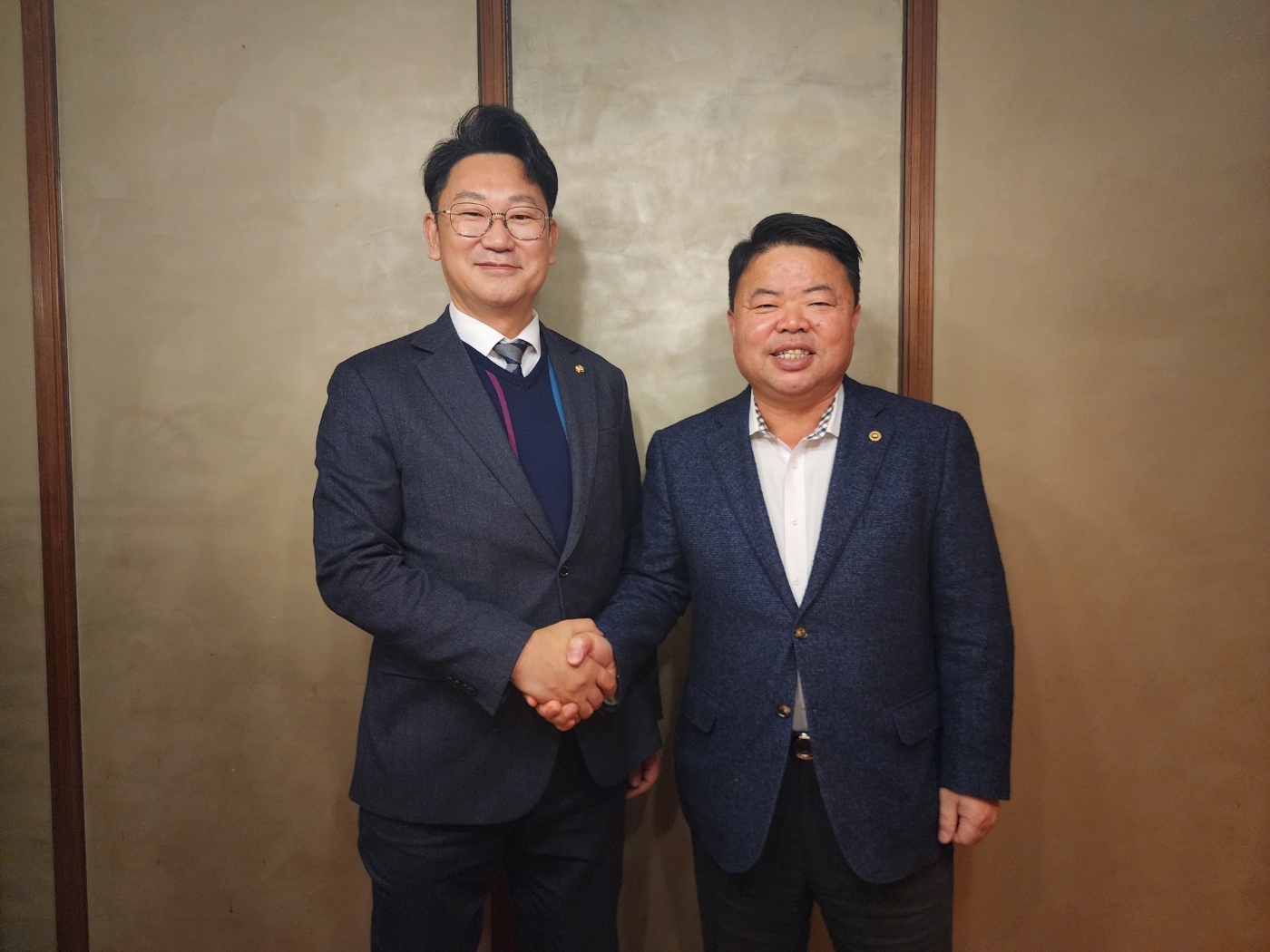 [활동] “사육두수 감축 아닌 기술 개선 중심으로” 곽상언 의원, 면담서 ‘가축분뇨 진흥법’ 발의 검토