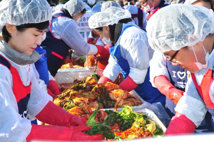 국회 생생텃밭과 함께하는 한돈 김장나눔