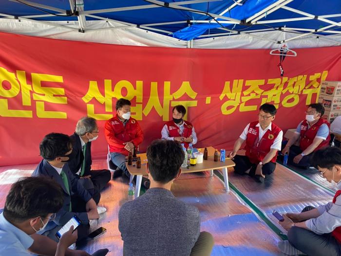 [20.06.01] 농성장 경북도협의회(영천지부 권호산 지부장 외), 뉴트리나 박기형 이사 외, 농협경제지주 조인기 부장 등