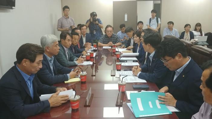 더불어민주당 정책위원장 간담회