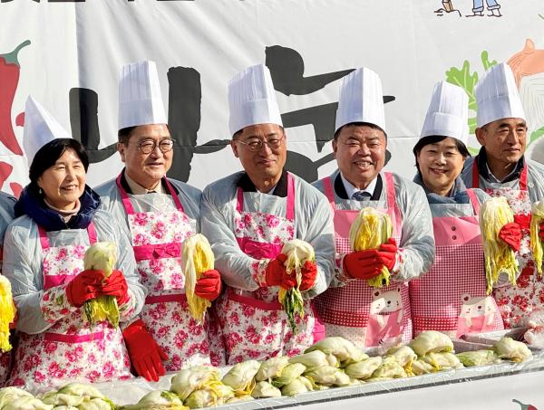 국회의원들과 함께 한돈으로 이웃 사랑 실천!